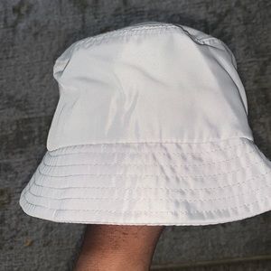 Silver/off white/ matte white bucket hat